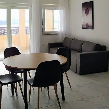 Charming 2-bed In Okrug Gornji טרוגיר