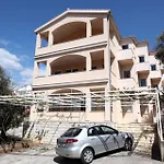 Charming 2-bed In Okrug Gornji Traù