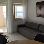 Appartamento Charming 2-bed In Okrug Gornji Traù