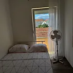 Appartamento Charming 2-bed In Okrug Gornji