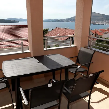 Charming 2-bed In Okrug Gornji Apartment Trogir