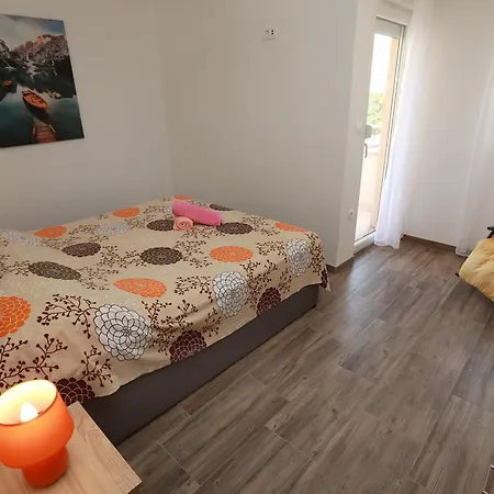 Apartment Charming 2-bed In Okrug Gornji Trogir
