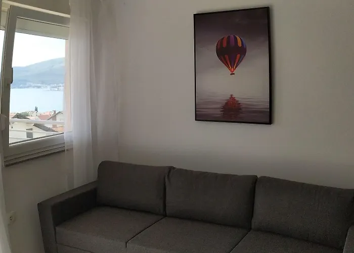 Charming 2-bed In Okrug Gornji * Trogir