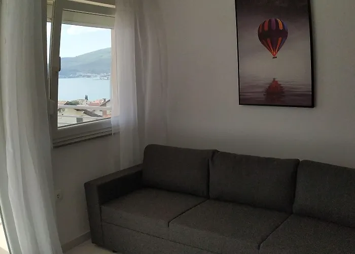 Charming 2-bed In Okrug Gornji * Trogir