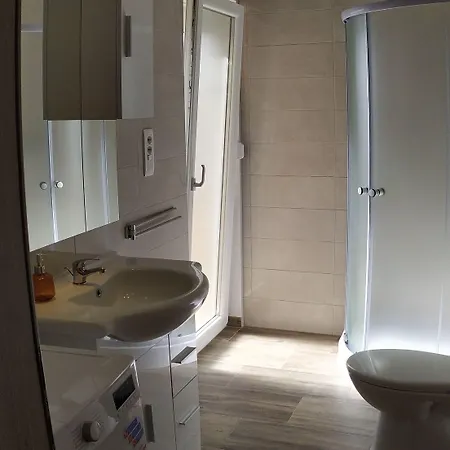 Апартаменты Charming 2-bed In Okrug Gornji *