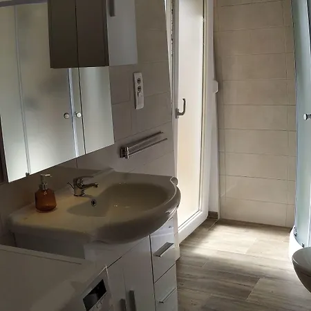 Апартаменты Charming 2-bed In Okrug Gornji *